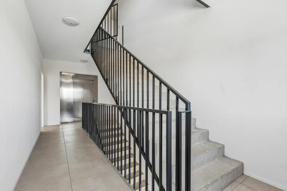 Proprietà residenziale e commerciale moderna con concetto di utilizzo polivalente – foto 11 di 17