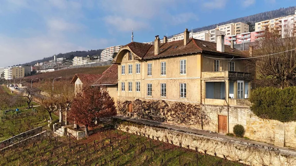 Domaine de Champréveyres: Molteplici Opportunità con Vista Lago – foto 2 di 13