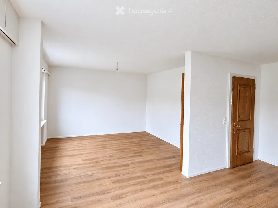 Renoviertes 4.5 Zimmer Doppeleinfamilienhaus mit Garten – Foto 7 von 23