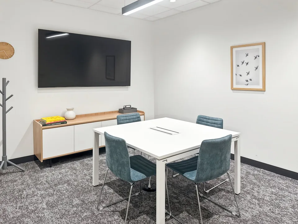 Bureau privé pour 30 à Regus Versoix Station Lakeside – photo 2 sur 10