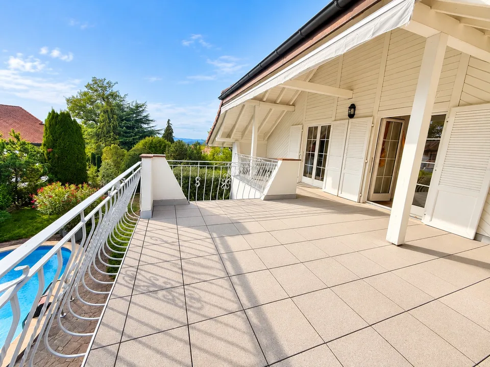 Ampio appartamento di 3,5 locali con grande balcone a Tinterin – foto 2 di 8
