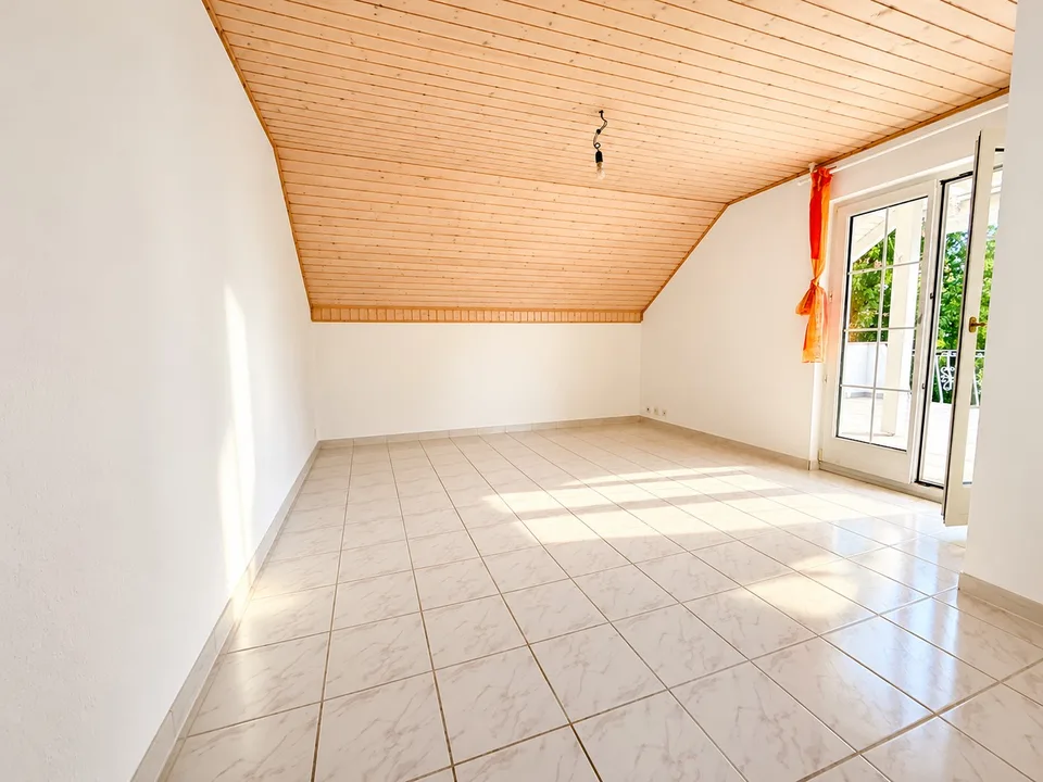 Ampio appartamento di 3,5 locali con grande balcone a Tinterin – foto 3 di 8