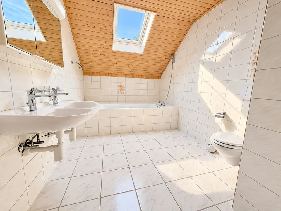 Ampio appartamento di 3,5 locali con grande balcone a Tinterin – foto 7 di 8