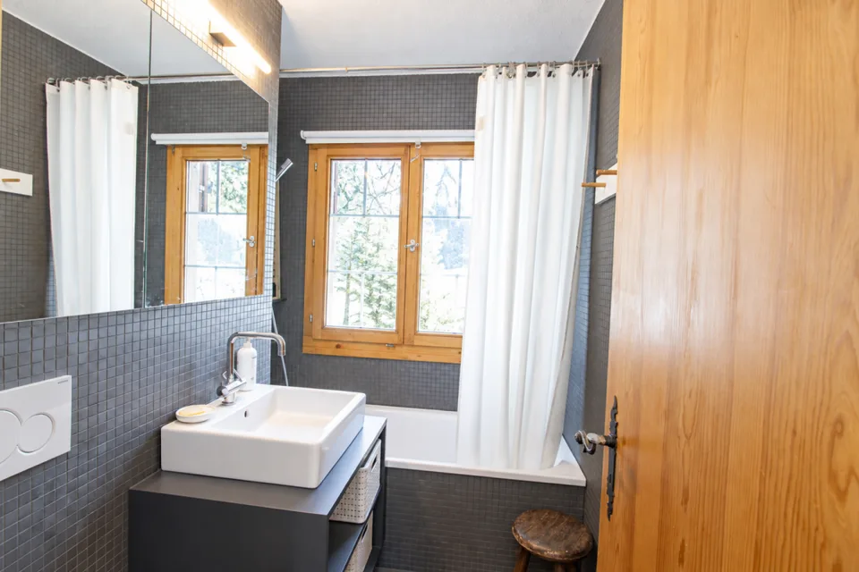 Ländlich ruhige 3.5 Zimmerwohnung in Lantsch/Lenz – Foto 9 von 12