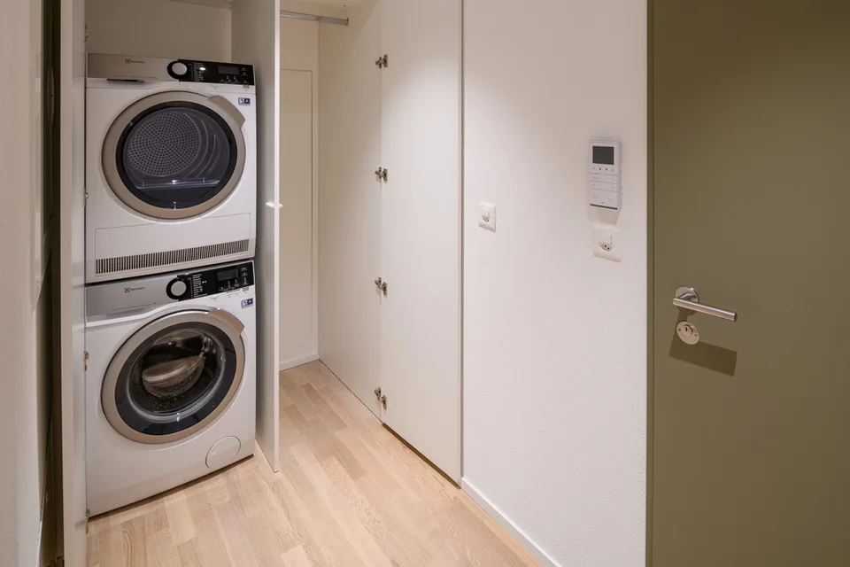 Appartement moderne, situé au centre, 3,5 pièces, avec bonne connexion aux transports en commun, – photo 7 sur 7