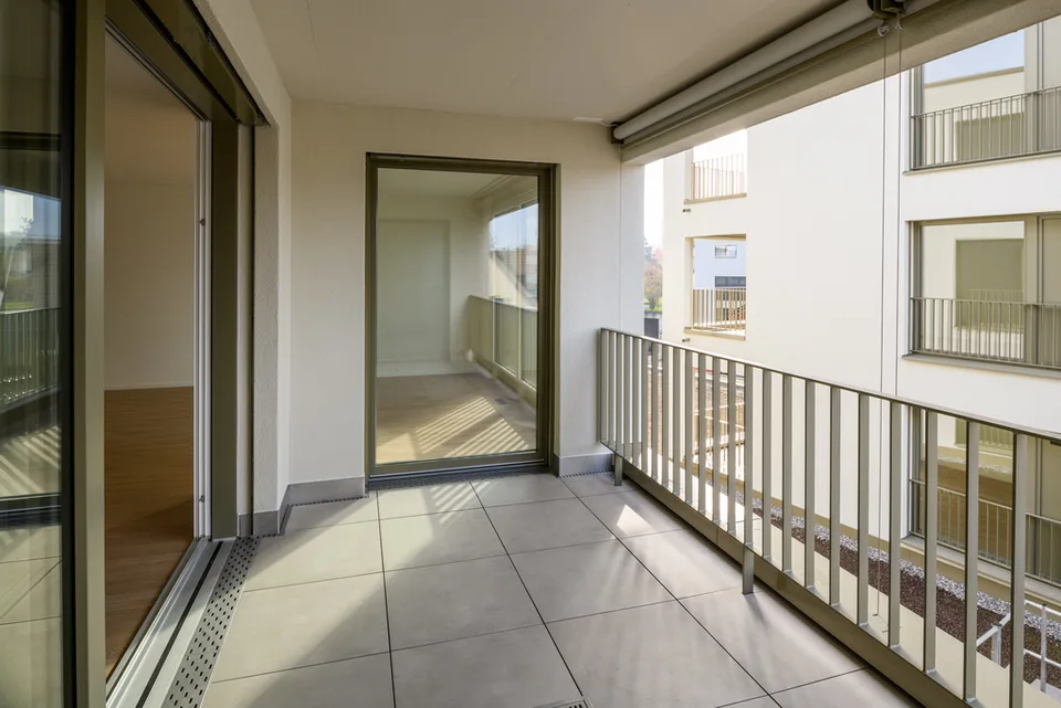Appartement moderne, situé au centre, 3,5 pièces, avec bonne connexion aux transports en commun, – photo 3 sur 7