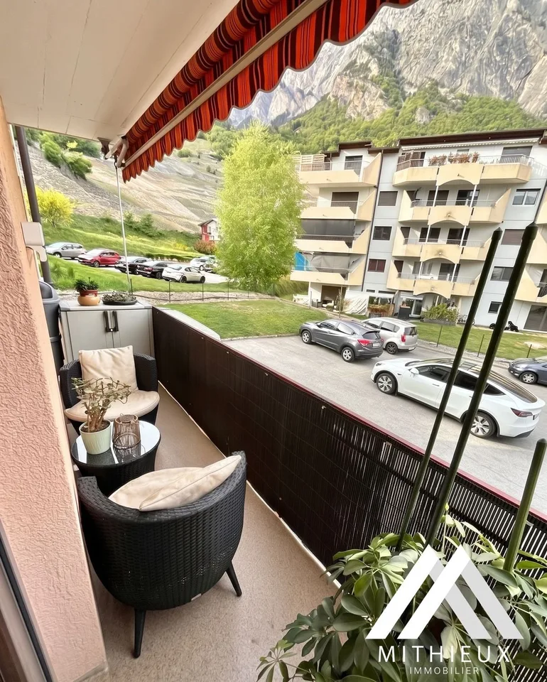 Beautiful 4.5 room apartment of 100 m² in the heart of Chamoson – photo 6 of 13