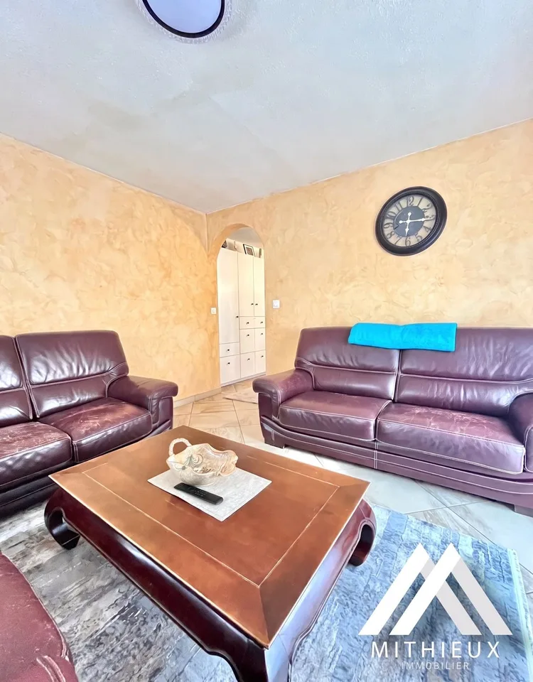 Beautiful 4.5 room apartment of 100 m² in the heart of Chamoson – photo 2 of 13
