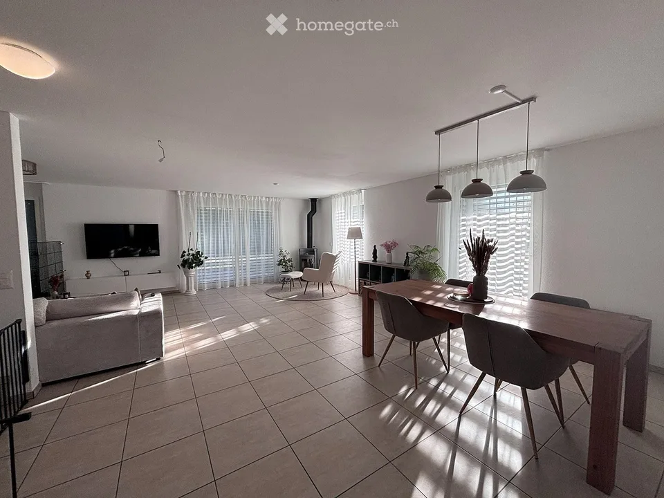 Möblierte 4-Zimmer-Doppelhaushälfte mit Garten (befristet) – Foto 2 von 5