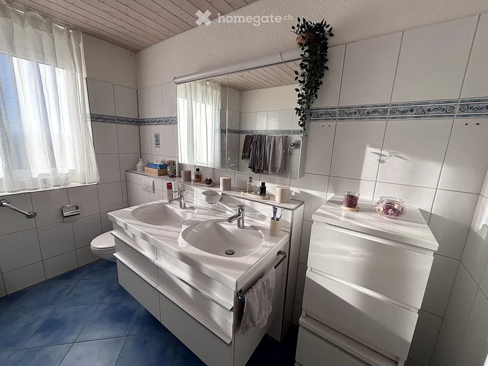 Möblierte 4-Zimmer-Doppelhaushälfte mit Garten (befristet) – Foto 4 von 5