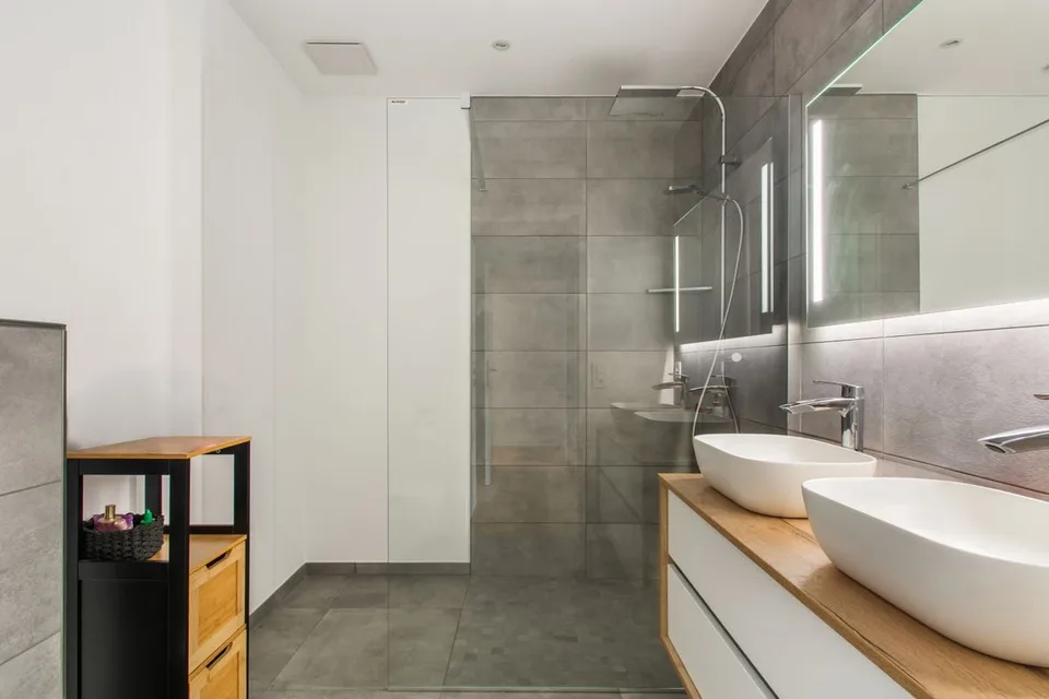 Develier - Spacieux appartement de 5.5 pièces avec balcon et loggia – photo 5 sur 8
