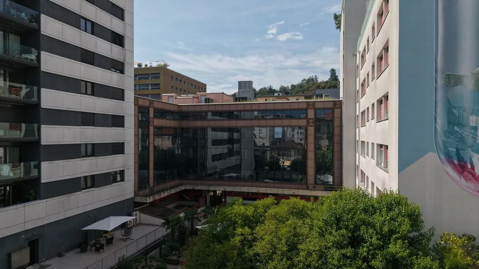 Espace administratif/commercial, Paradiso – photo 5 sur 12
