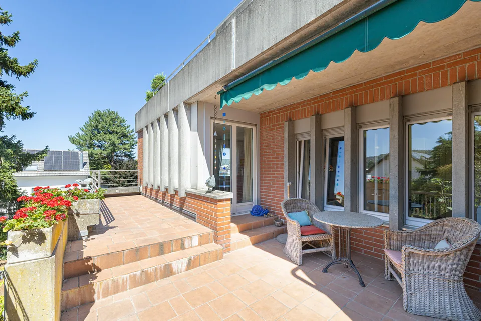 Stilvoll wohnen in einem Terrassenhaus mit eigenem Garten – foto 7 di 13