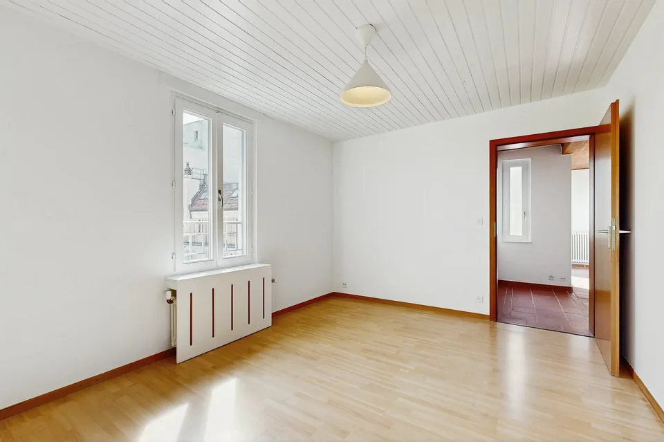 Logement rénové, traversant et occupant tout le dernier étage – photo 9 sur 9