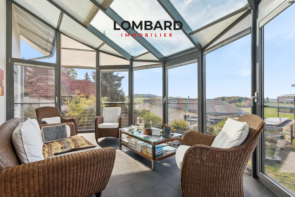 Villa d’architecte avec vue dégagée et jardin arboré – foto 2 di 11
