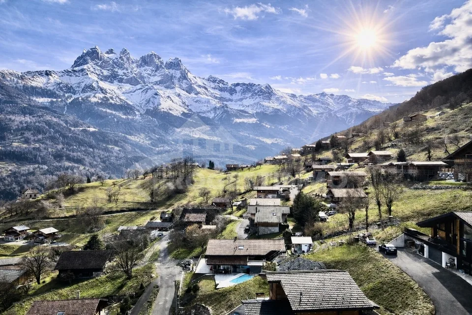 TERRAIN À BÂTIR - CALME, ENSOLEILLÉ ET VUE SUR LES DENTS DU MIDI – photo 2 sur 11