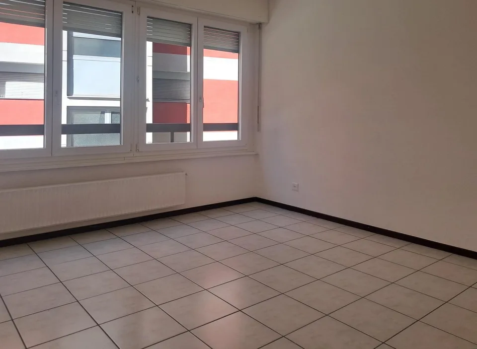 Chiasso: spacieux appartement de 5,5 pièces avec balcons – photo 9 sur 14