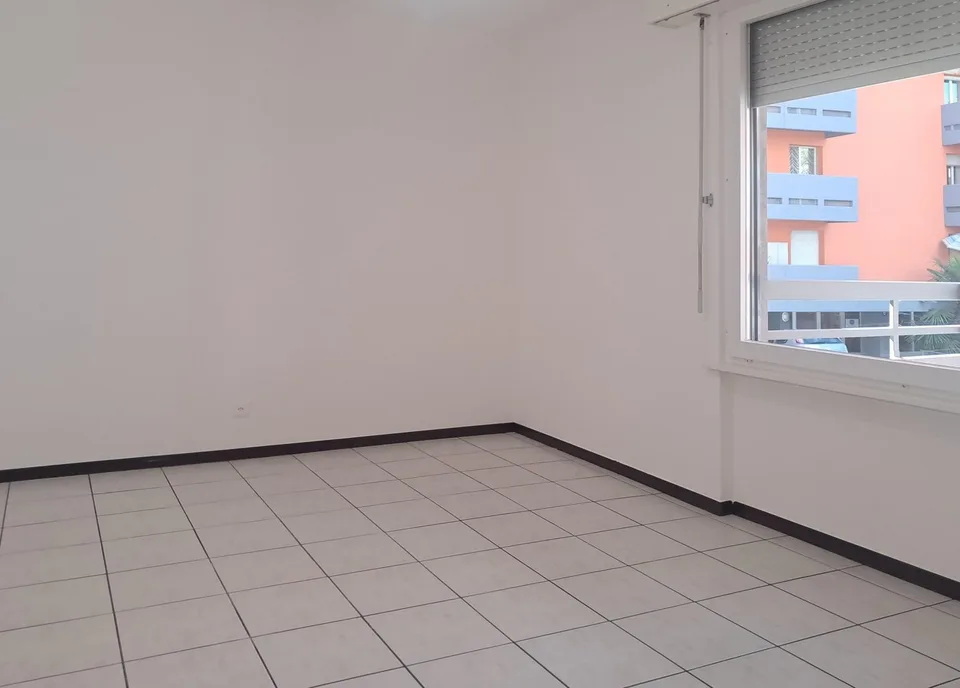Chiasso: spacieux appartement de 5,5 pièces avec balcons – photo 7 sur 14