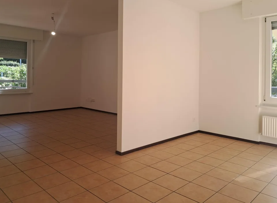 Chiasso: spacieux appartement de 5,5 pièces avec balcons – photo 3 sur 14