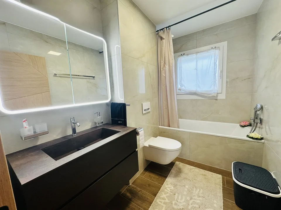 Splendid new 4.5-room attic apartment – photo 11 of 13