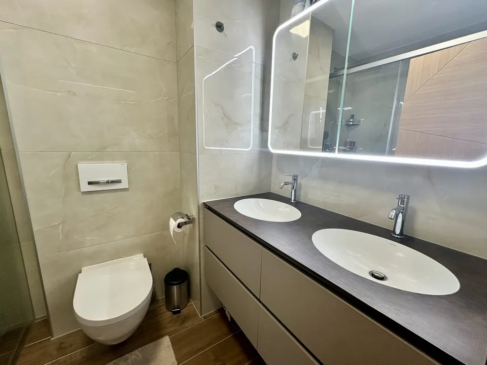 Splendid new 4.5-room attic apartment – photo 9 of 13
