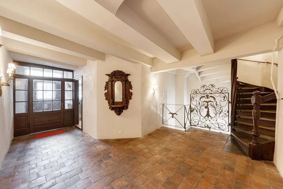 Appartement de luxe du vieux quartier avec espace de jardin à un emplacement exclusif – photo 10 sur 12