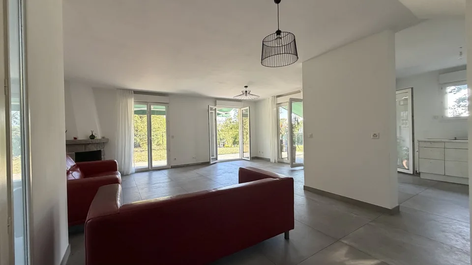 Maison familiale avec joli jardin et vue dégagée – Foto 5 von 13