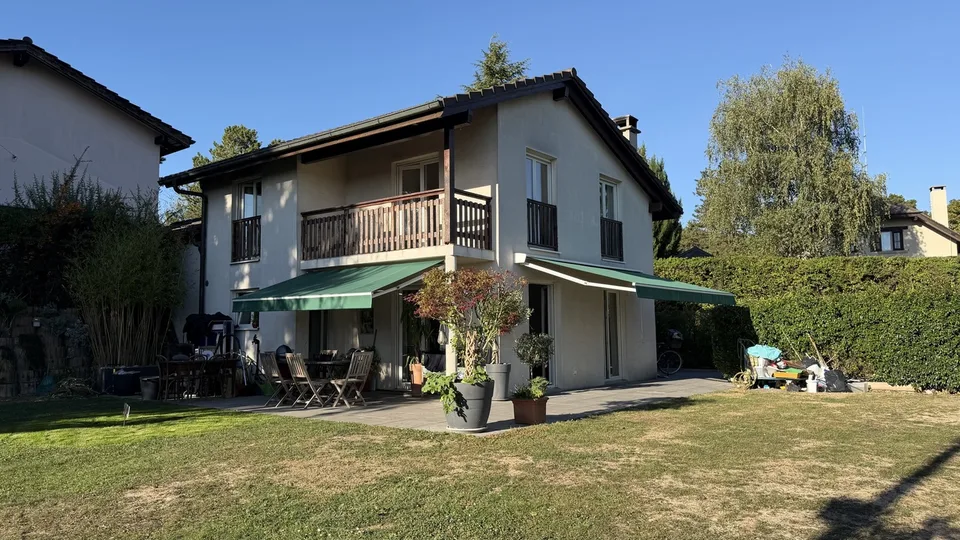 Maison familiale avec joli jardin et vue dégagée – Foto 12 von 13