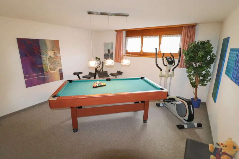 Maison unifamiliale de 7,5 pièces avec grand piscine sur un terrain de 1'104 m2 – photo 13 sur 16
