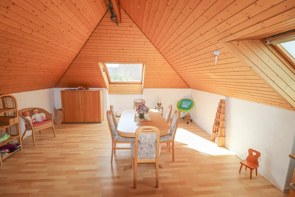 Maison unifamiliale de 7,5 pièces avec grand piscine sur un terrain de 1'104 m2 – photo 10 sur 16