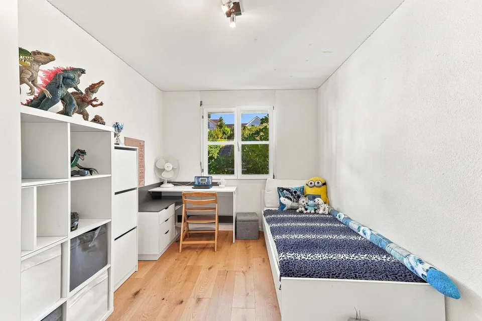 Appartement de 4,5 pièces avec cheminée incluant un carport à Jonen – photo 11 sur 13