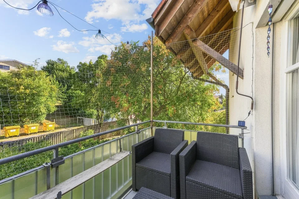 Appartement de 4,5 pièces avec cheminée incluant un carport à Jonen – photo 6 sur 13