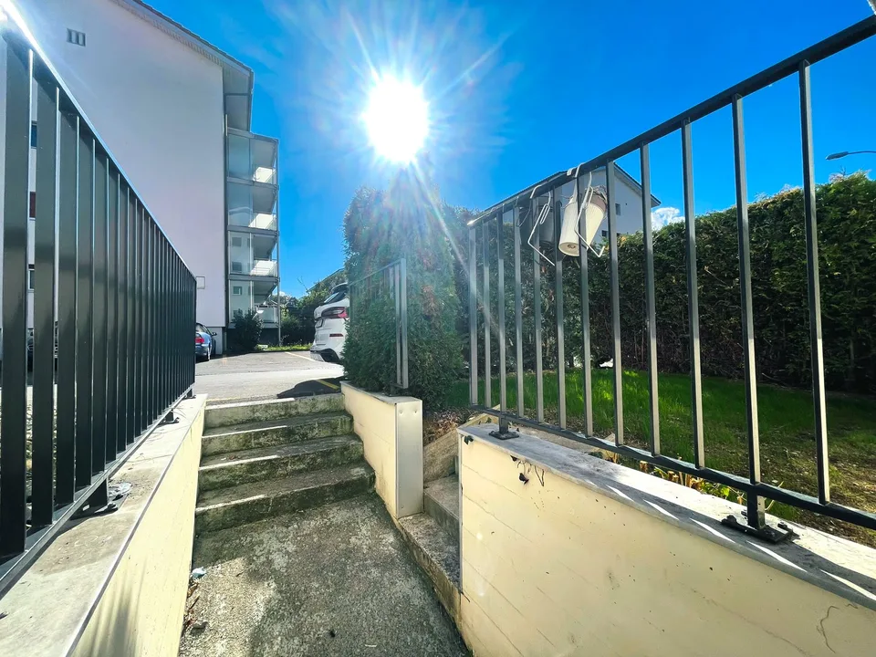 Top Modern 3.5 Room Apartment Centrally Located in Emmenbrücke – photo 16 of 21
