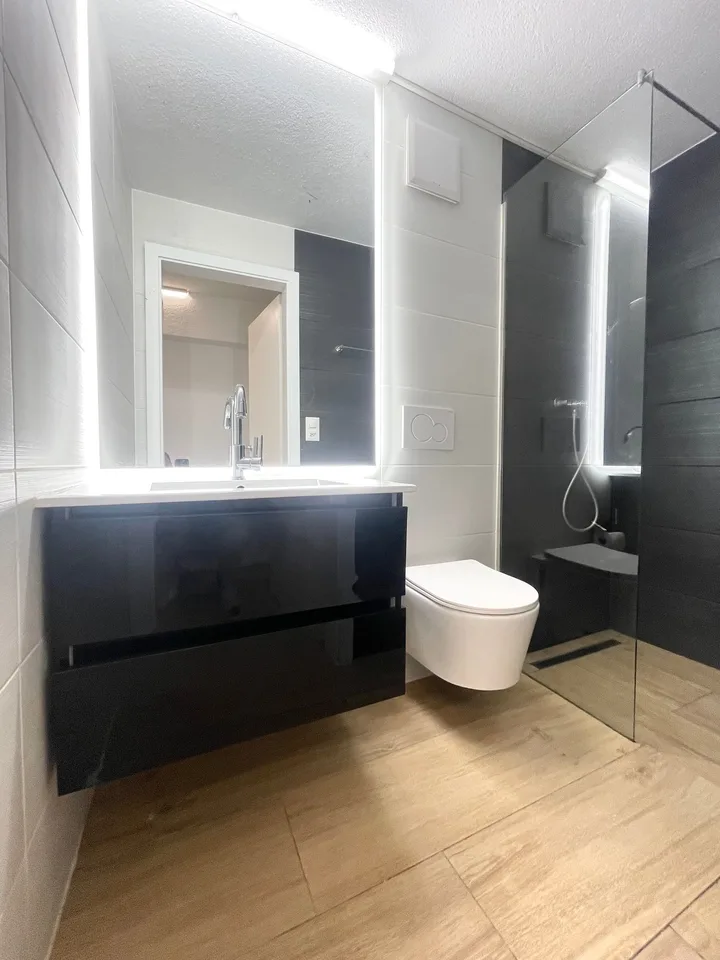 Top Modern 3.5 Room Apartment Centrally Located in Emmenbrücke – photo 13 of 21
