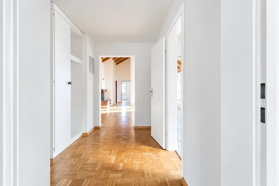 Appartement mansardé confortable avec cheminée et balcon – photo 3 sur 10