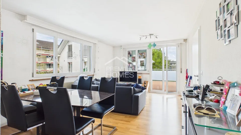 Combinaison tournée vers l'avenir du logement et du commerce – photo 5 sur 13