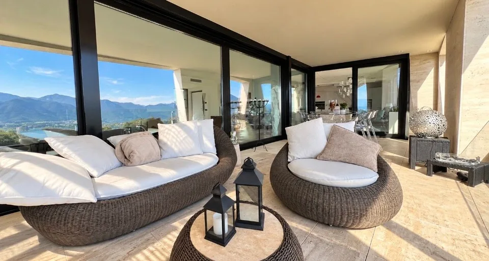 Appartement attique exclusif à Vernate avec terrasse et jardin offrant une vue imprenable sur le lac – photo 9 sur 27