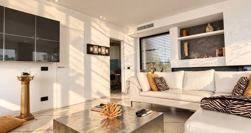Appartement attique exclusif à Vernate avec terrasse et jardin offrant une vue imprenable sur le lac – photo 16 sur 27