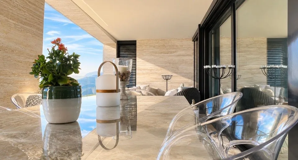 Appartement attique exclusif à Vernate avec terrasse et jardin offrant une vue imprenable sur le lac – photo 7 sur 27