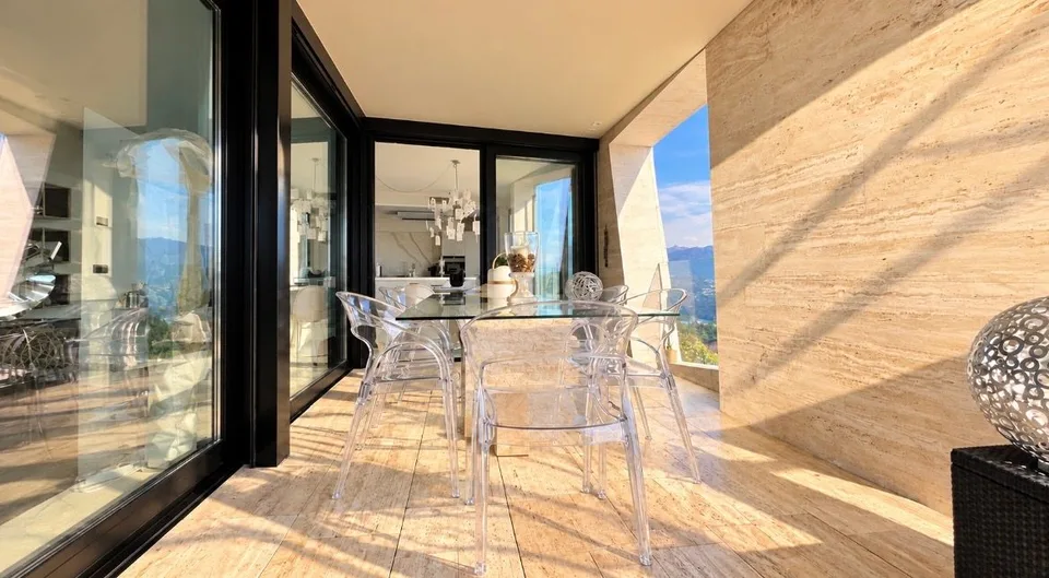 Appartement attique exclusif à Vernate avec terrasse et jardin offrant une vue imprenable sur le lac – photo 13 sur 27