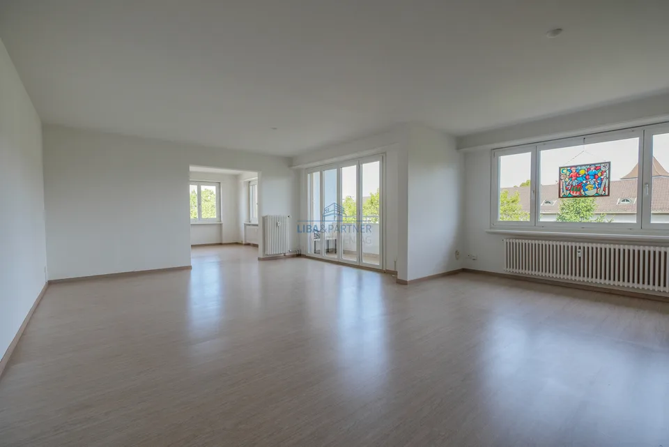 Grosszügige 4.5-Zimmer-Eigentumswohnung an zentraler Lage – photo 3 of 13