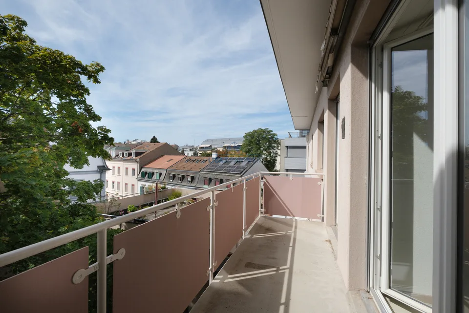 Grosszügige 4.5-Zimmer-Eigentumswohnung an zentraler Lage – photo 4 of 13