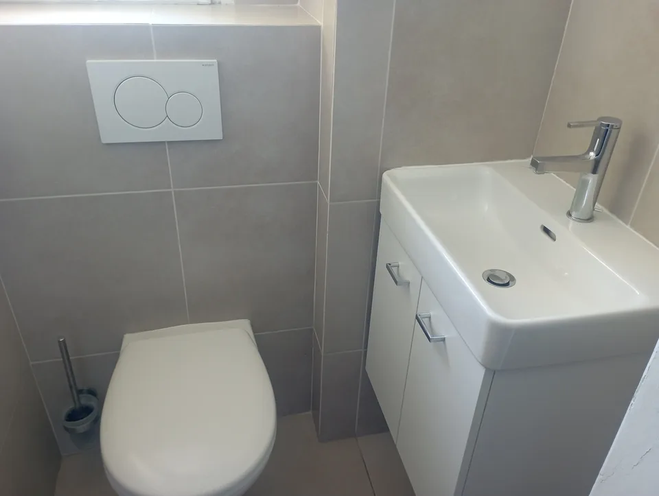CAROUGE - Cross-Through Apartment 3 Rooms ?60 m² 2nd Floor NO LIFT – photo 9 of 12