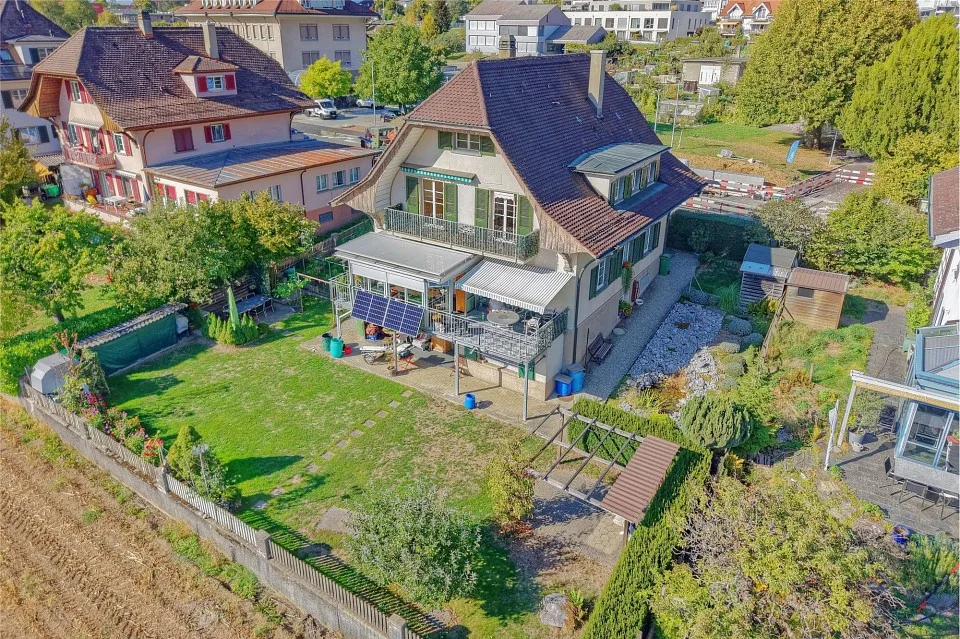 Charmante 3½-Zimmer Eigentumswohnung mit Mansardenzimmer und Garten – Foto 7 von 13