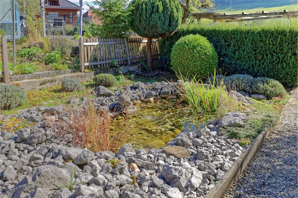 Charmante 3½-Zimmer Eigentumswohnung mit Mansardenzimmer und Garten – Foto 8 von 13