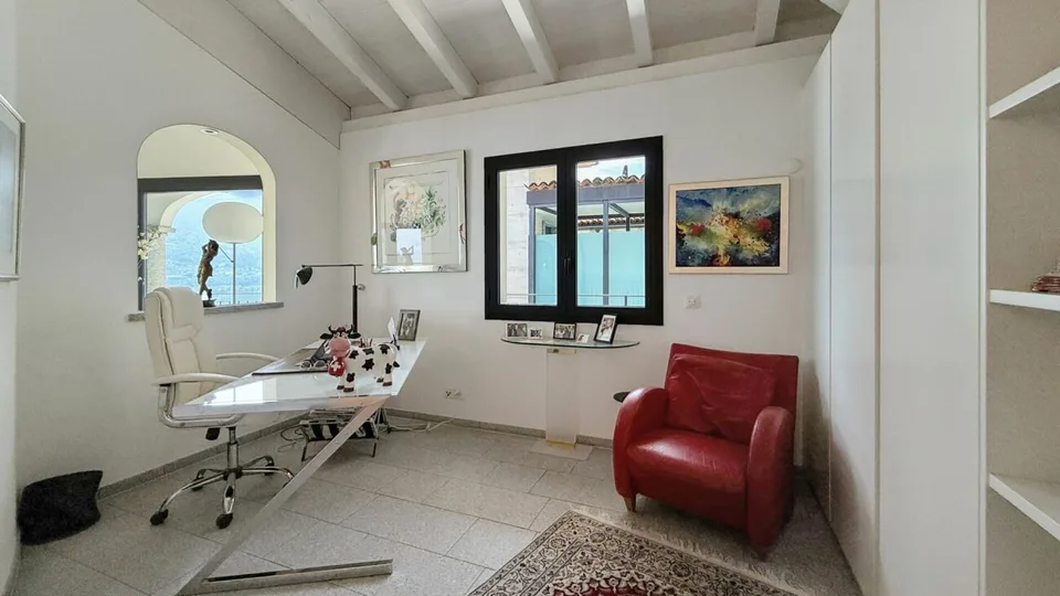 Brissago - Moderne Villa mit Aufzug und Innenpool – Foto 7 von 17