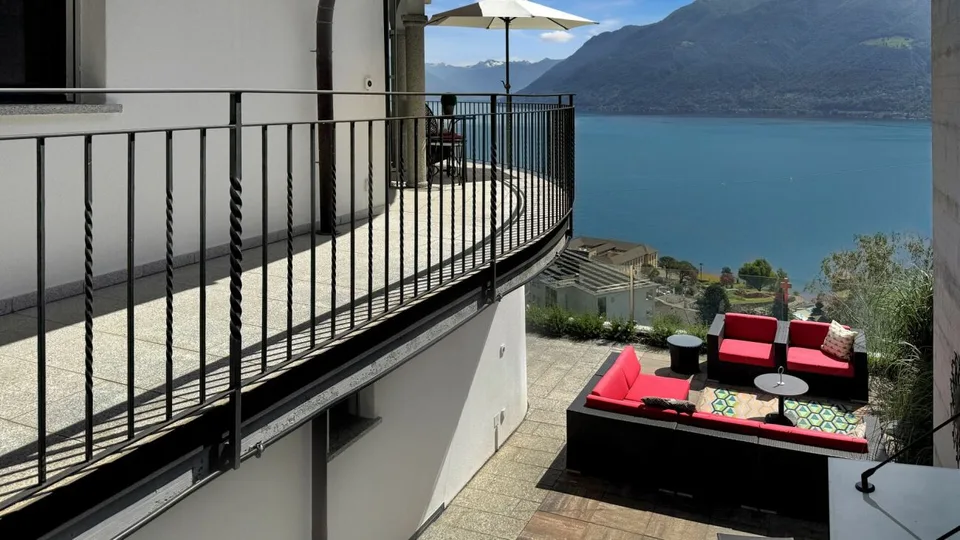 Brissago - Moderne Villa mit Aufzug und Innenpool – Foto 16 von 17