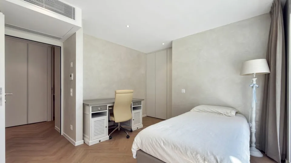 Losone - Exklusive Wohnung mit privatem Garten – Foto 10 von 18