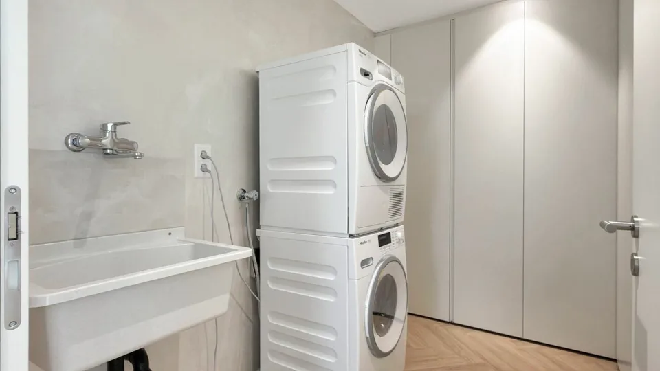 Losone - Exklusive Wohnung mit privatem Garten – Foto 15 von 18