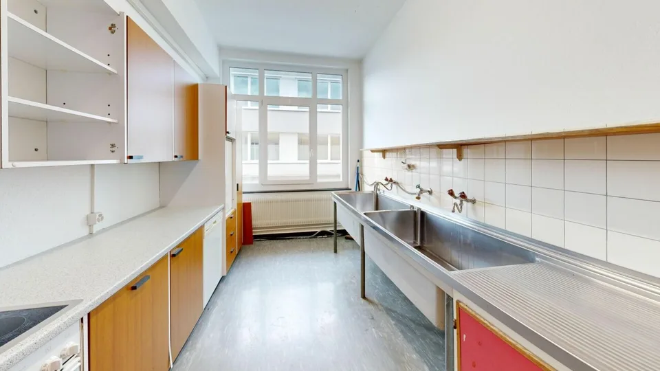 Spacious commercial spaces with versatile usage possibilities in Basel – photo 13 of 18